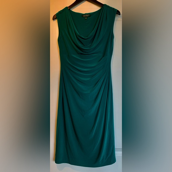 LN LAUREN RALPH LAUREN DRESS. RUCHED FRONT IS FIGURE FLATTERING. FULLY LINED ❤️ - Picture 3 of 7